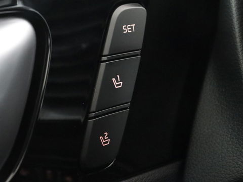 Kia Ceed 1.6 GDI PHEV ExecutiveLine | Panoramadak | Stoelventilatie | Leder | Trekhaak | Adaptive cruise | Camera | Keyless | Digital Cockpit | Full LED | Achterbankverwarming | Carplay | Navigatie