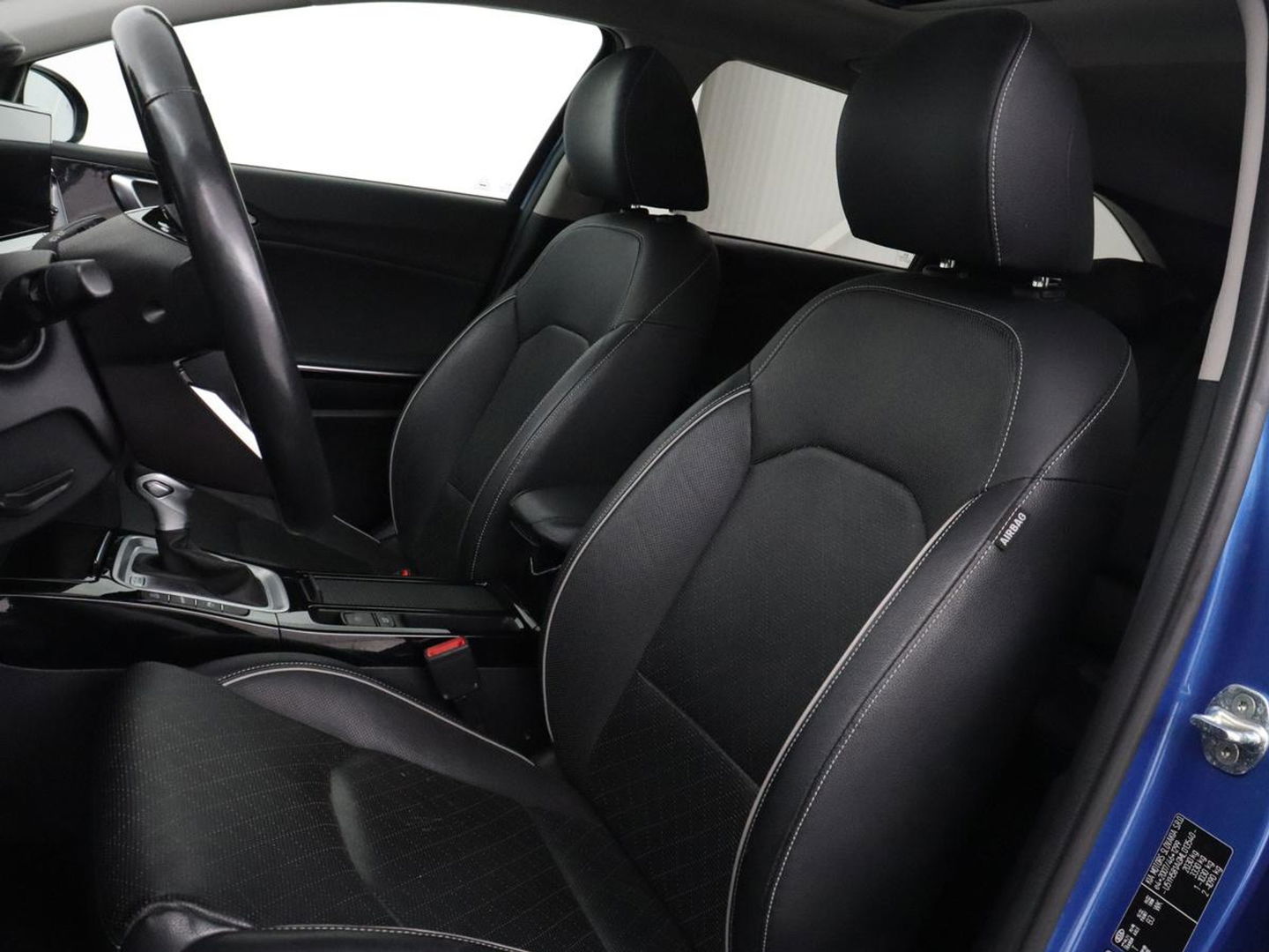 Kia Ceed 1.6 GDI PHEV ExecutiveLine | Panoramadak | Stoelventilatie | Leder | Trekhaak | Adaptive cruise | Camera | Keyless | Digital Cockpit | Full LED | Achterbankverwarming | Carplay | Navigatie