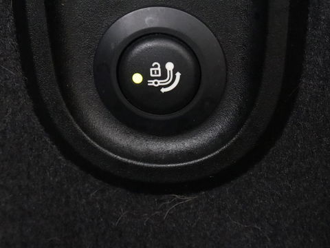 BMW 5 Serie 530e Luxury Line | Panoramadak | Stoelventilatie | LaserLight | Head-Up | Adaptive cruise | Massage | Harman/Kardon | Leder | Trekhaak | Keyless | Comfortstoelen | Carplay | Sfeerverlichting