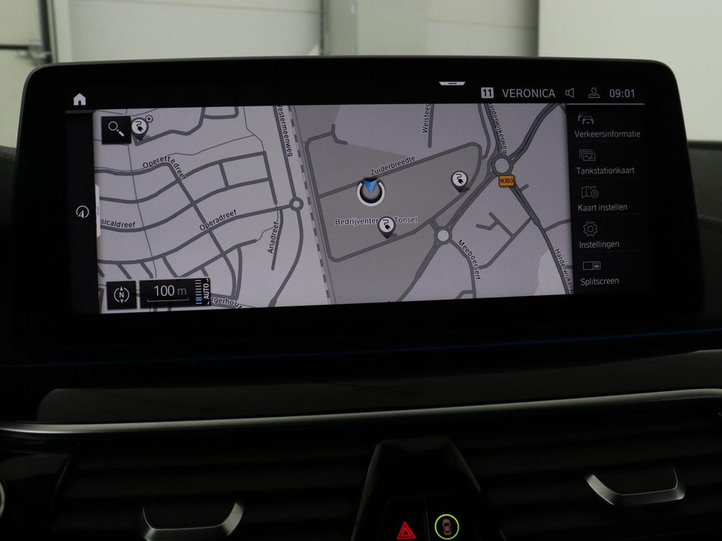 BMW 5 Serie 530e Luxury Line | Panoramadak | Stoelventilatie | LaserLight | Head-Up | Adaptive cruise | Massage | Harman/Kardon | Leder | Trekhaak | Keyless | Comfortstoelen | Carplay | Sfeerverlichting