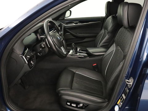 BMW 5 Serie 530e Luxury Line | Panoramadak | Stoelventilatie | LaserLight | Head-Up | Adaptive cruise | Massage | Harman/Kardon | Leder | Trekhaak | Keyless | Comfortstoelen | Carplay | Sfeerverlichting