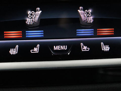 BMW 5 Serie 530e Luxury Line | Panoramadak | Stoelventilatie | LaserLight | Head-Up | Adaptive cruise | Massage | Harman/Kardon | Leder | Trekhaak | Keyless | Comfortstoelen | Carplay | Sfeerverlichting