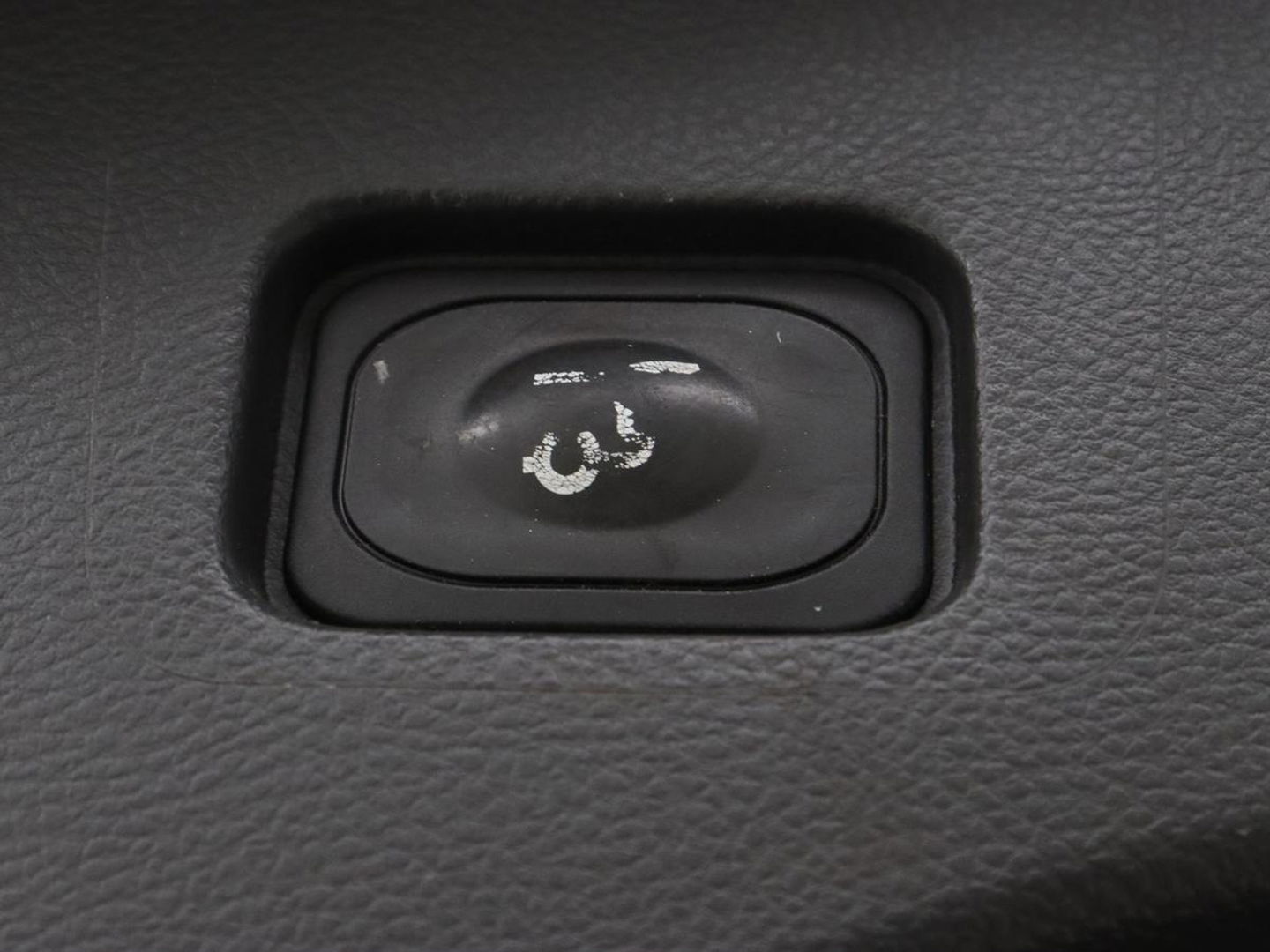Ford Mondeo 2.0 TDCi ST Line | Panoramadak | Stoel & stuurverwarming | Camera | Trekhaak | Half leder | Navigatie | Achterbankverwarming | Park Assist
