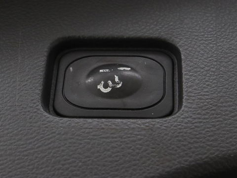 Ford Mondeo 2.0 TDCi ST Line | Panoramadak | Stoel & stuurverwarming | Camera | Trekhaak | Half leder | Navigatie | Achterbankverwarming | Park Assist