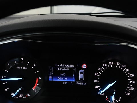 Ford Mondeo 2.0 TDCi ST Line | Panoramadak | Stoel & stuurverwarming | Camera | Trekhaak | Half leder | Navigatie | Achterbankverwarming | Park Assist