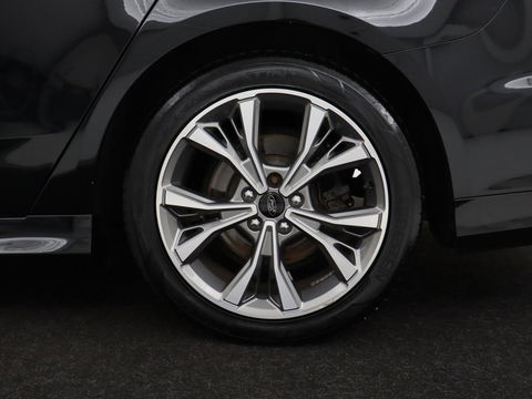 Ford Mondeo 2.0 TDCi ST Line | Panoramadak | Stoel & stuurverwarming | Camera | Trekhaak | Half leder | Navigatie | Achterbankverwarming | Park Assist