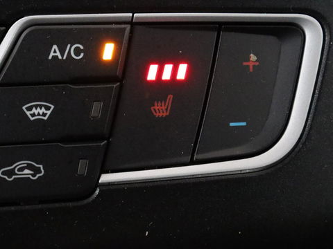 Ford Mondeo 2.0 TDCi ST Line | Panoramadak | Stoel & stuurverwarming | Camera | Trekhaak | Half leder | Navigatie | Achterbankverwarming | Park Assist