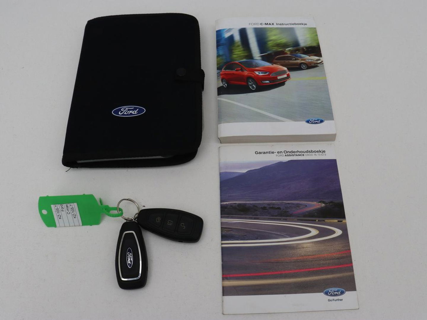 Ford C-MAX 1.5 TDCi Titanium | Carplay | Trekhaak | Navigatie | Verwarmde voorruit | Climate control | Keyless | Parkeerhulp | Cruise control