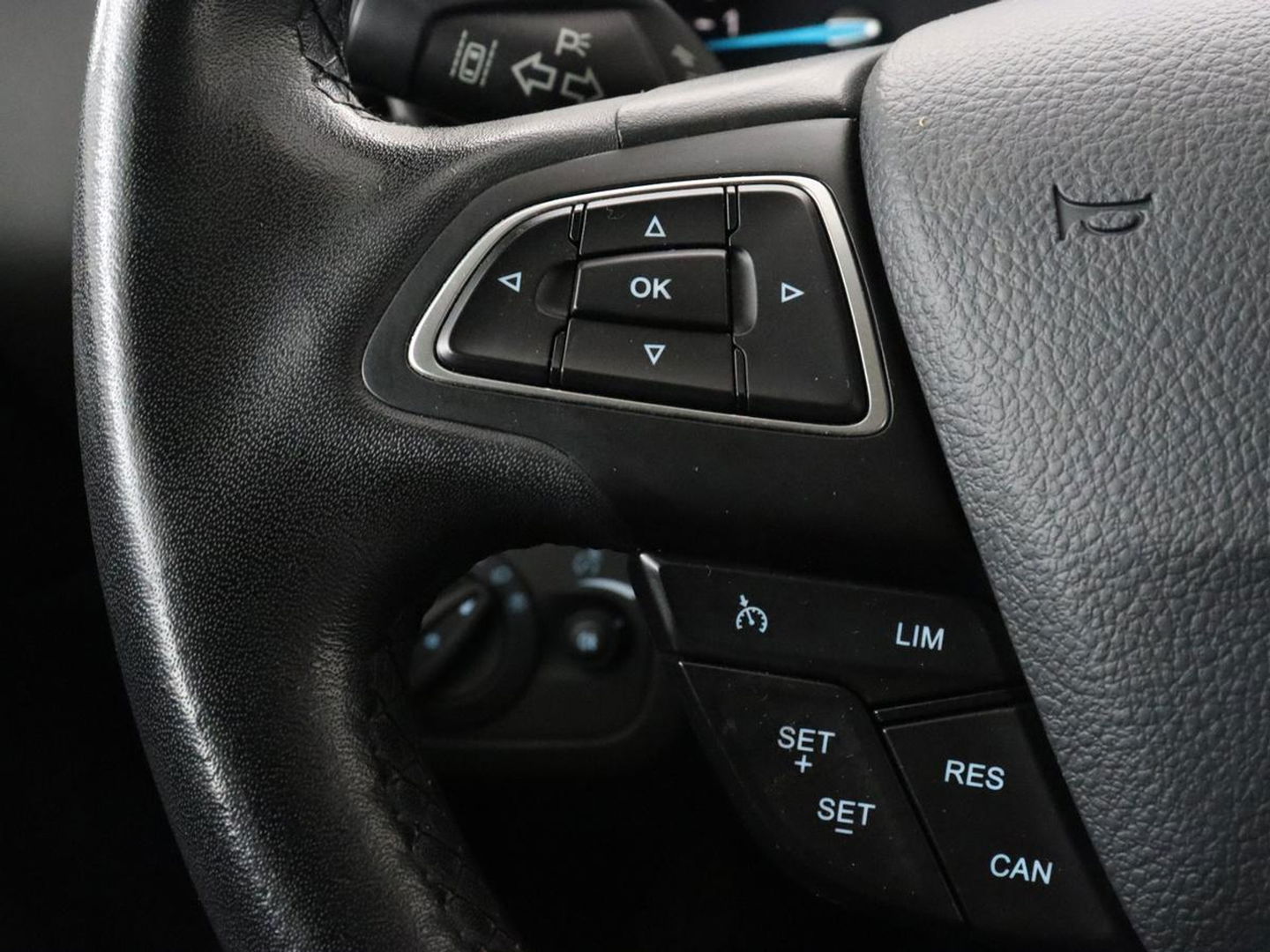 Ford C-MAX 1.5 TDCi Titanium | Carplay | Trekhaak | Navigatie | Verwarmde voorruit | Climate control | Keyless | Parkeerhulp | Cruise control