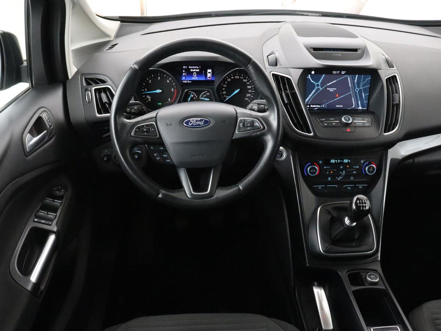 Ford C-MAX 1.5 TDCi Titanium | Carplay | Trekhaak | Navigatie | Verwarmde voorruit | Climate control | Keyless | Parkeerhulp | Cruise control