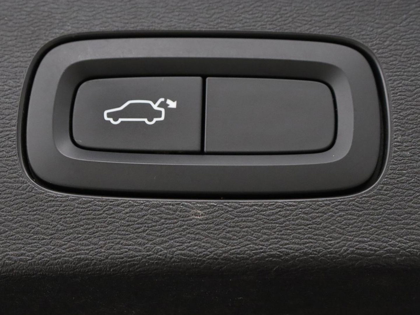 Volvo V60 2.0 T8 Twin Engine AWD Inscription | Panoramadak | Stoelventilatie | Leder | Massage | Adaptive cruise | Carplay | Harman/Kardon | Navigatie | Full LED | Stuurverwarming