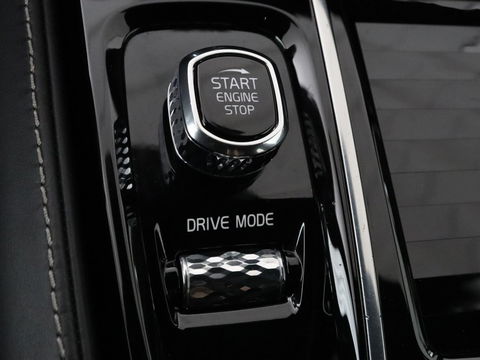 Volvo V60 2.0 T8 Twin Engine AWD Inscription | Panoramadak | Stoelventilatie | Leder | Massage | Adaptive cruise | Carplay | Harman/Kardon | Navigatie | Full LED | Stuurverwarming