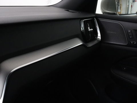 Volvo V60 2.0 T8 Twin Engine AWD Inscription | Panoramadak | Stoelventilatie | Leder | Massage | Adaptive cruise | Carplay | Harman/Kardon | Navigatie | Full LED | Stuurverwarming