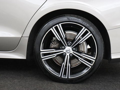 Volvo V60 2.0 T8 Twin Engine AWD Inscription | Panoramadak | Stoelventilatie | Leder | Massage | Adaptive cruise | Carplay | Harman/Kardon | Navigatie | Full LED | Stuurverwarming