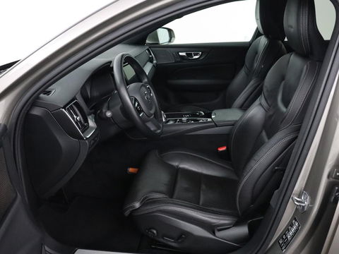 Volvo V60 2.0 T8 Twin Engine AWD Inscription | Panoramadak | Stoelventilatie | Leder | Massage | Adaptive cruise | Carplay | Harman/Kardon | Navigatie | Full LED | Stuurverwarming