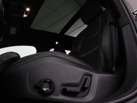 Volvo V60 2.0 T8 Twin Engine AWD Inscription | Panoramadak | Stoelventilatie | Leder | Massage | Adaptive cruise | Carplay | Harman/Kardon | Navigatie | Full LED | Stuurverwarming