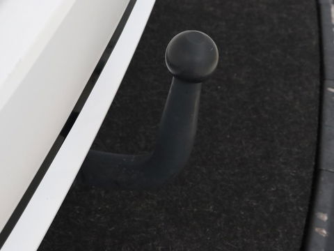 Toyota Corolla 1.8 Hybrid Dynamic | Stoelverwarming | Trekhaak | Camera | Adaptive cruise | Carplay | Navigatie | Parkeerhulp | Climate control