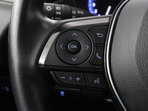Toyota Corolla 1.8 Hybrid Dynamic | Stoelverwarming | Trekhaak | Camera | Adaptive cruise | Carplay | Navigatie | Parkeerhulp | Climate control