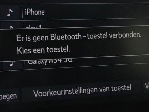 Toyota Corolla 1.8 Hybrid Dynamic | Stoelverwarming | Trekhaak | Camera | Adaptive cruise | Carplay | Navigatie | Parkeerhulp | Climate control