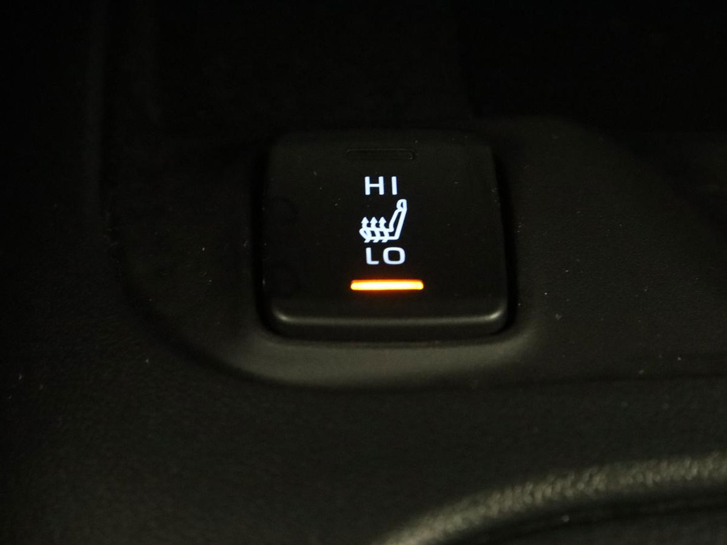 Toyota Corolla 1.8 Hybrid Dynamic | Stoelverwarming | Trekhaak | Camera | Adaptive cruise | Carplay | Navigatie | Parkeerhulp | Climate control