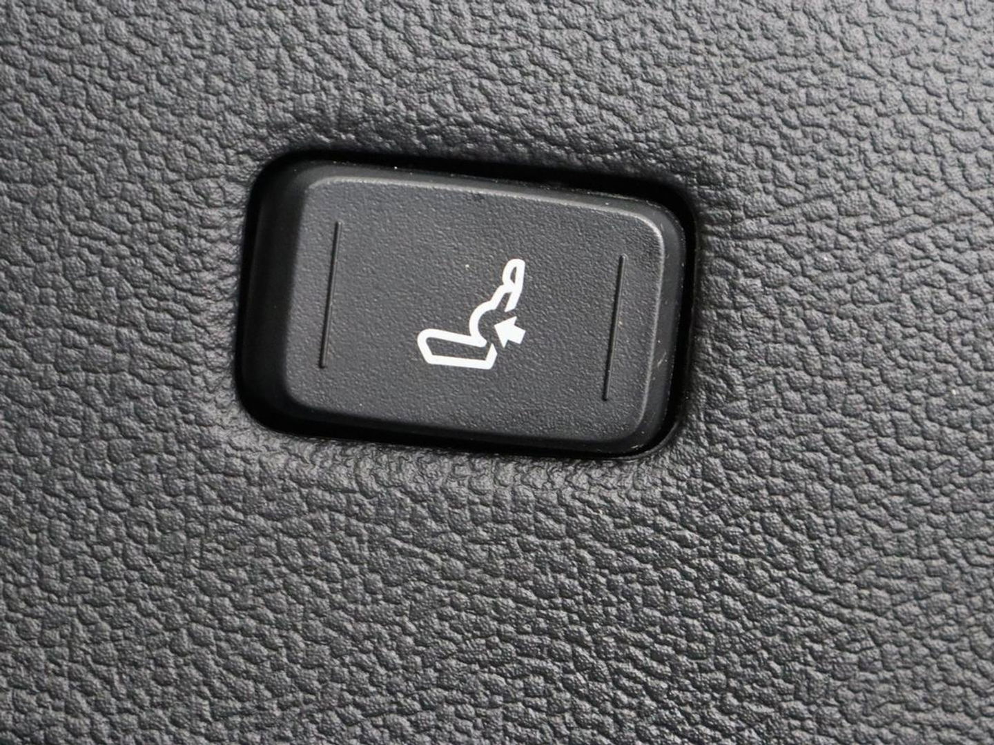 Toyota Corolla 1.8 Hybrid Dynamic | Stoelverwarming | Trekhaak | Camera | Adaptive cruise | Carplay | Navigatie | Parkeerhulp | Climate control