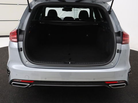 Kia Ceed 1.5 T-GDi GT-Line | Leder/Alcantara | Stoel & stuurverwarming | JBL Sound | Adaptive cruise | Camera | Carplay | Keyless | Navigatie | Full LED