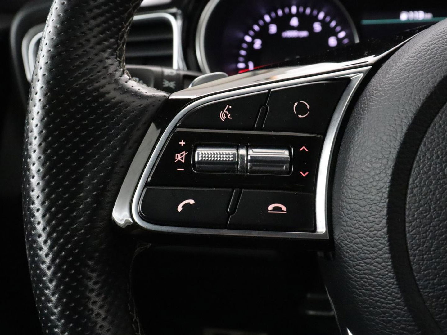 Kia Ceed 1.5 T-GDi GT-Line | Leder/Alcantara | Stoel & stuurverwarming | JBL Sound | Adaptive cruise | Camera | Carplay | Keyless | Navigatie | Full LED