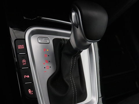 Kia Ceed 1.5 T-GDi GT-Line | Leder/Alcantara | Stoel & stuurverwarming | JBL Sound | Adaptive cruise | Camera | Carplay | Keyless | Navigatie | Full LED