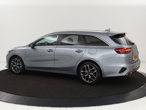 Kia Ceed 1.5 T-GDi GT-Line | Leder/Alcantara | Stoel & stuurverwarming | JBL Sound | Adaptive cruise | Camera | Carplay | Keyless | Navigatie | Full LED