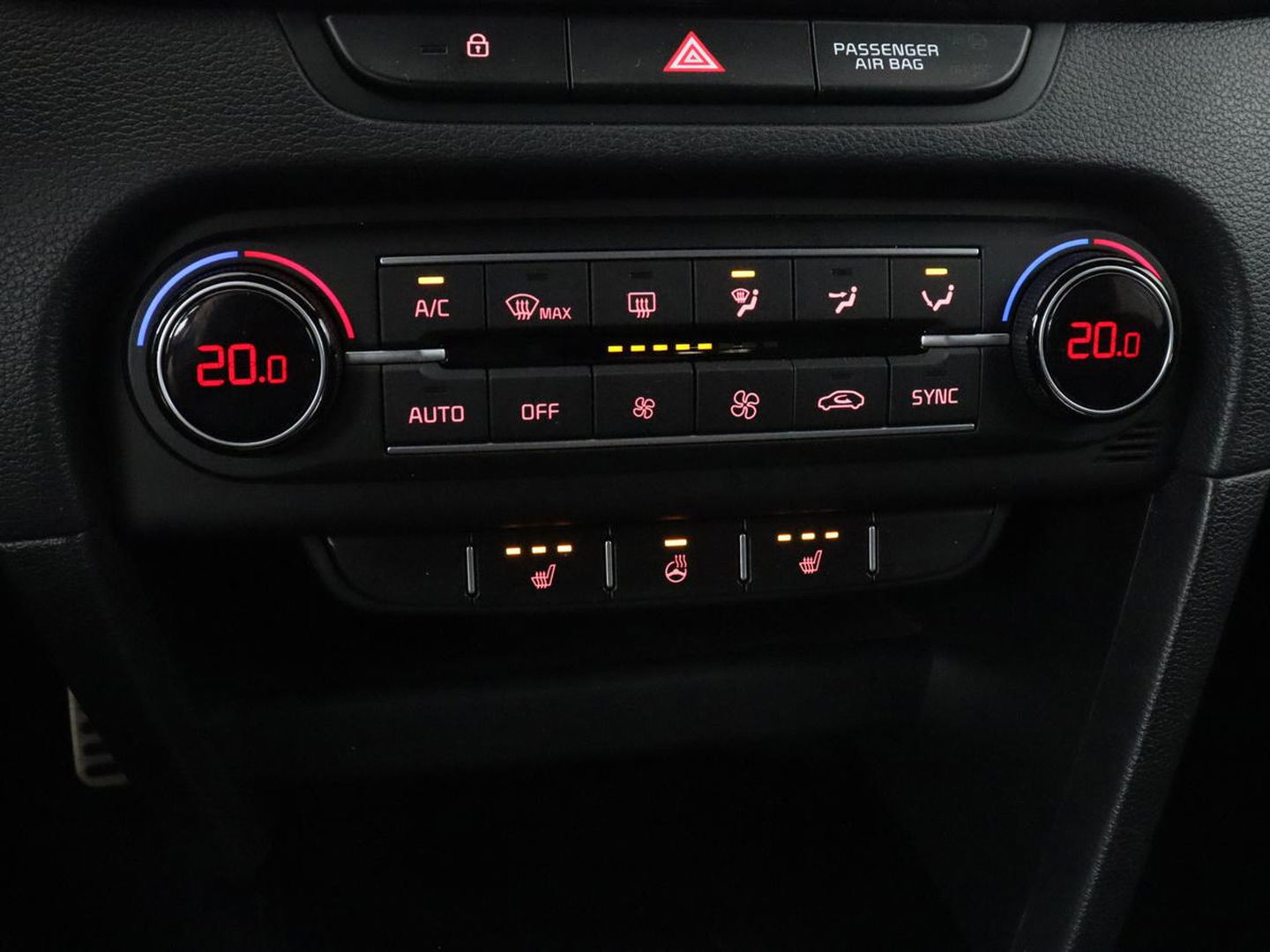 Kia Ceed 1.5 T-GDi GT-Line | Leder/Alcantara | Stoel & stuurverwarming | JBL Sound | Adaptive cruise | Camera | Carplay | Keyless | Navigatie | Full LED