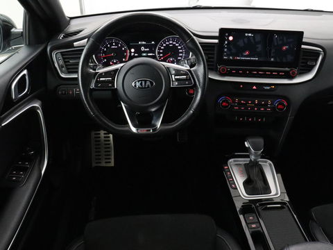 Kia Ceed 1.5 T-GDi GT-Line | Leder/Alcantara | Stoel & stuurverwarming | JBL Sound | Adaptive cruise | Camera | Carplay | Keyless | Navigatie | Full LED