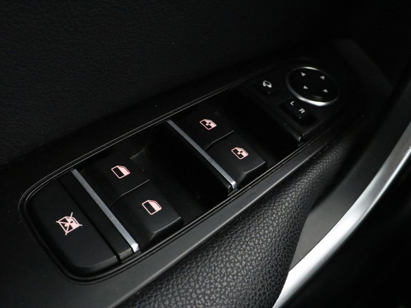 Kia Ceed 1.5 T-GDi GT-Line | Leder/Alcantara | Stoel & stuurverwarming | JBL Sound | Adaptive cruise | Camera | Carplay | Keyless | Navigatie | Full LED