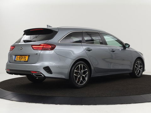 Kia Ceed 1.5 T-GDi GT-Line | Leder/Alcantara | Stoel & stuurverwarming | JBL Sound | Adaptive cruise | Camera | Carplay | Keyless | Navigatie | Full LED