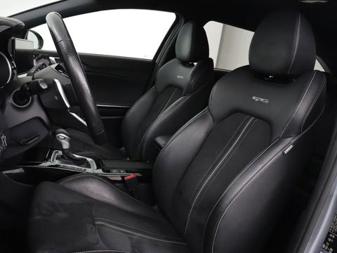 Kia Ceed 1.5 T-GDi GT-Line | Leder/Alcantara | Stoel & stuurverwarming | JBL Sound | Adaptive cruise | Camera | Carplay | Keyless | Navigatie | Full LED