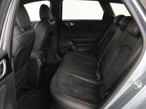 Kia Ceed 1.5 T-GDi GT-Line | Leder/Alcantara | Stoel & stuurverwarming | JBL Sound | Adaptive cruise | Camera | Carplay | Keyless | Navigatie | Full LED