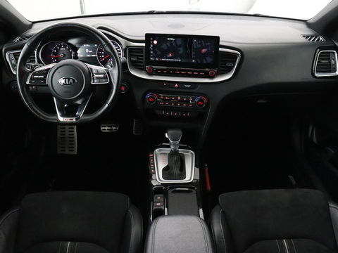 Kia Ceed 1.5 T-GDi GT-Line | Leder/Alcantara | Stoel & stuurverwarming | JBL Sound | Adaptive cruise | Camera | Carplay | Keyless | Navigatie | Full LED