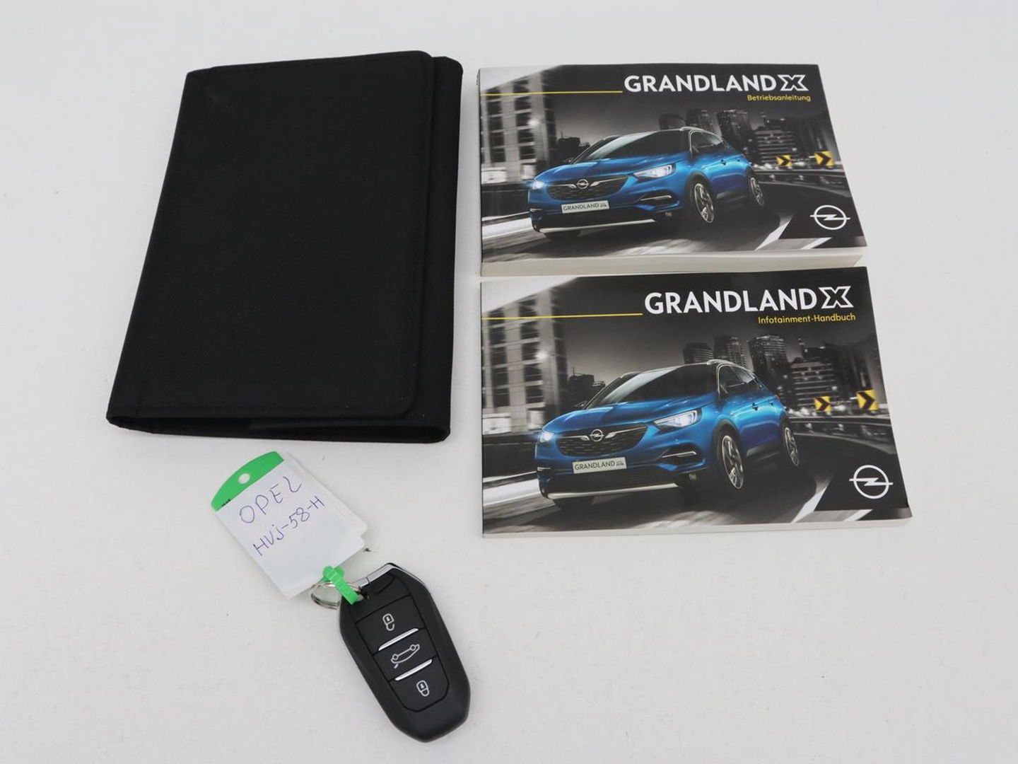 Opel Grandland X 1.6 Turbo Hybrid Ultimate | Leder | Stoelventilatie | Adaptive cruise | 360 Camera | Carplay | Keyless | Navigatie | Full LED | Stoelverwarming | PHEV