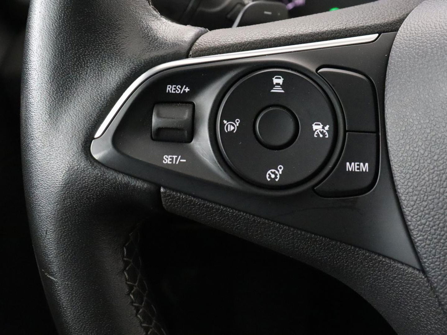Opel Grandland X 1.6 Turbo Hybrid Ultimate | Leder | Stoelventilatie | Adaptive cruise | 360 Camera | Carplay | Keyless | Navigatie | Full LED | Stoelverwarming | PHEV
