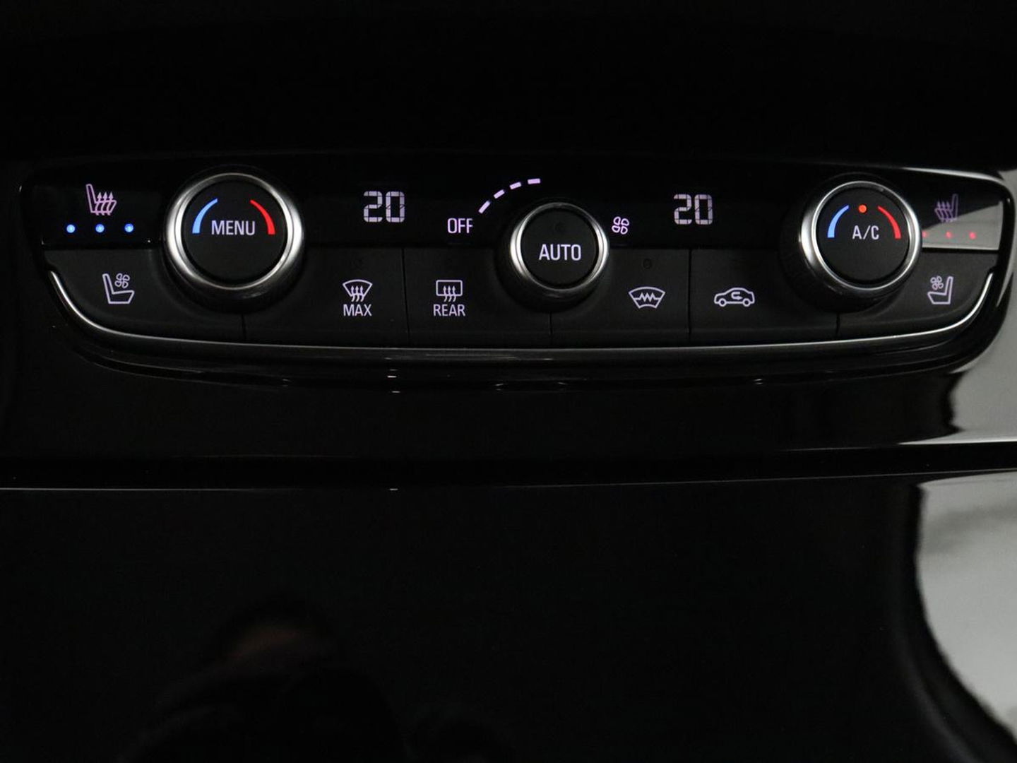 Opel Grandland X 1.6 Turbo Hybrid Ultimate | Leder | Stoelventilatie | Adaptive cruise | 360 Camera | Carplay | Keyless | Navigatie | Full LED | Stoelverwarming | PHEV