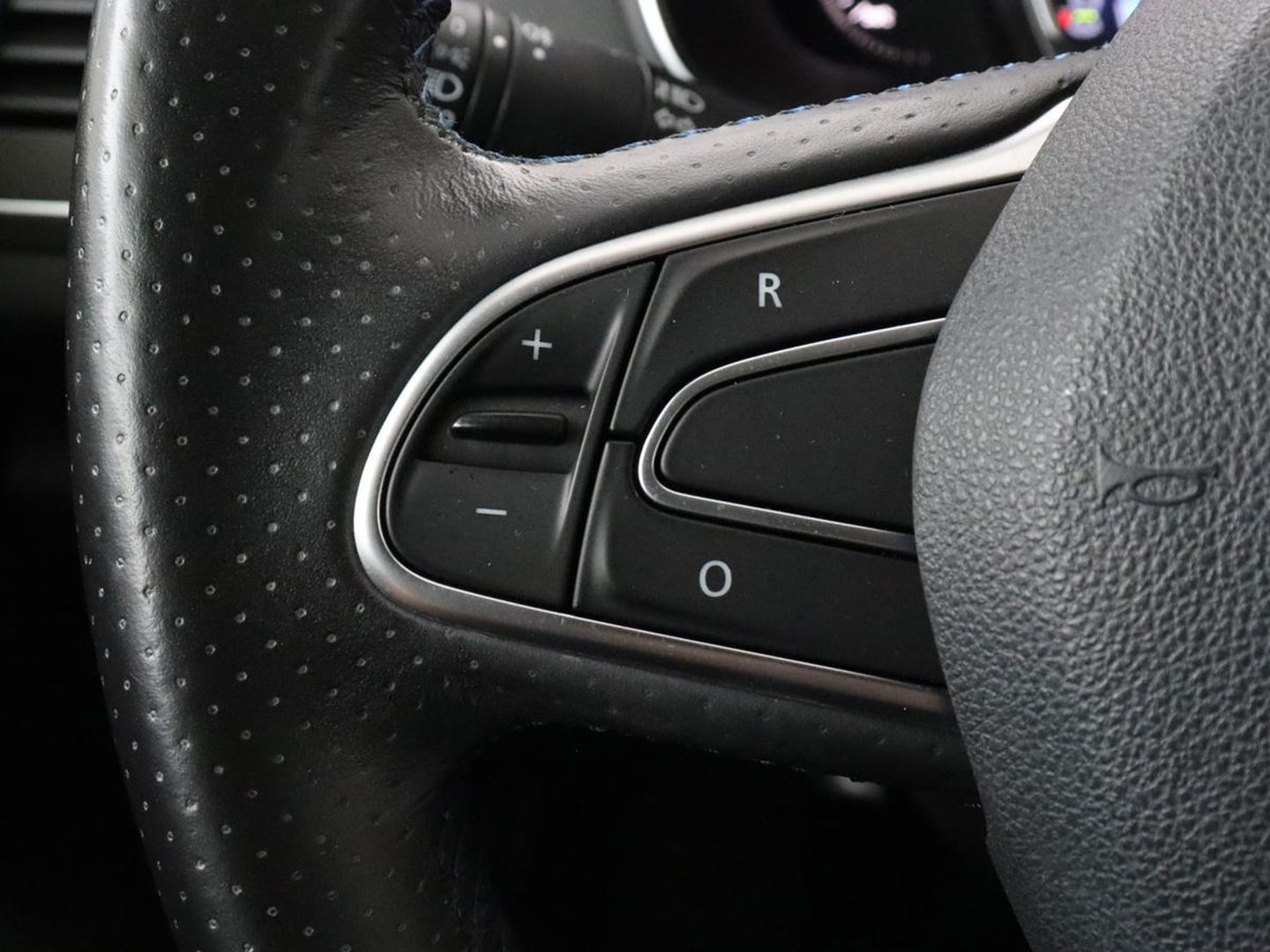 Renault Mégane 1.2 TCe GT-Line | Sportstoelen | Trekhaak | Navigatie | Keyless | Full LED | Climate control | Sfeerverlichting | Parkeerhulp