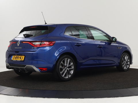 Renault Mégane 1.2 TCe GT-Line | Sportstoelen | Trekhaak | Navigatie | Keyless | Full LED | Climate control | Sfeerverlichting | Parkeerhulp