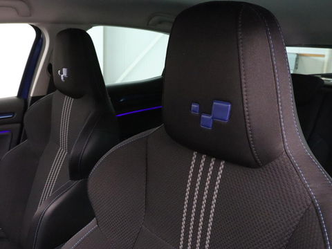 Renault Mégane 1.2 TCe GT-Line | Sportstoelen | Trekhaak | Navigatie | Keyless | Full LED | Climate control | Sfeerverlichting | Parkeerhulp
