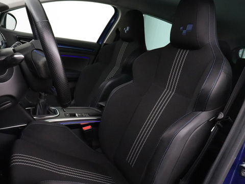 Renault Mégane 1.2 TCe GT-Line | Sportstoelen | Trekhaak | Navigatie | Keyless | Full LED | Climate control | Sfeerverlichting | Parkeerhulp