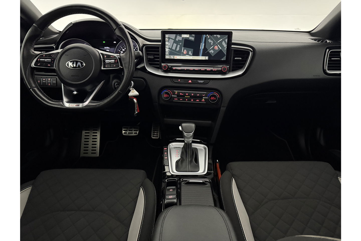 Kia pro_cee'd 1.5 T-GDi MHEV GT-Line 170PK Pano LED Carplay Camera Clima Cruise Navi PDC Trekhaak 17"LMV