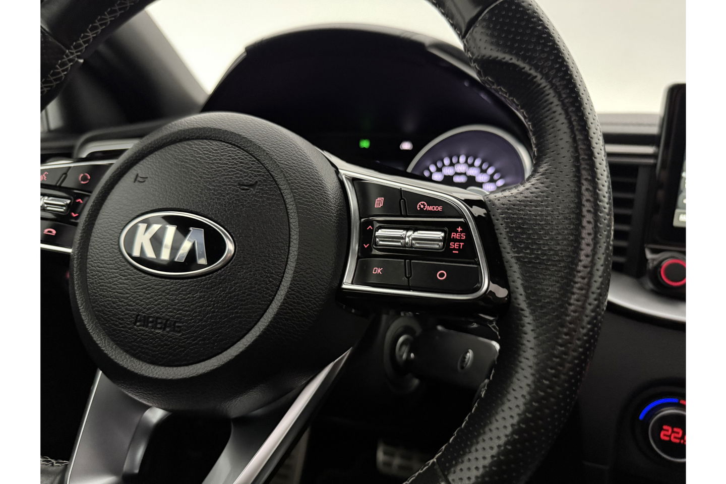 Kia pro_cee'd 1.5 T-GDi MHEV GT-Line 170PK Pano LED Carplay Camera Clima Cruise Navi PDC Trekhaak 17"LMV