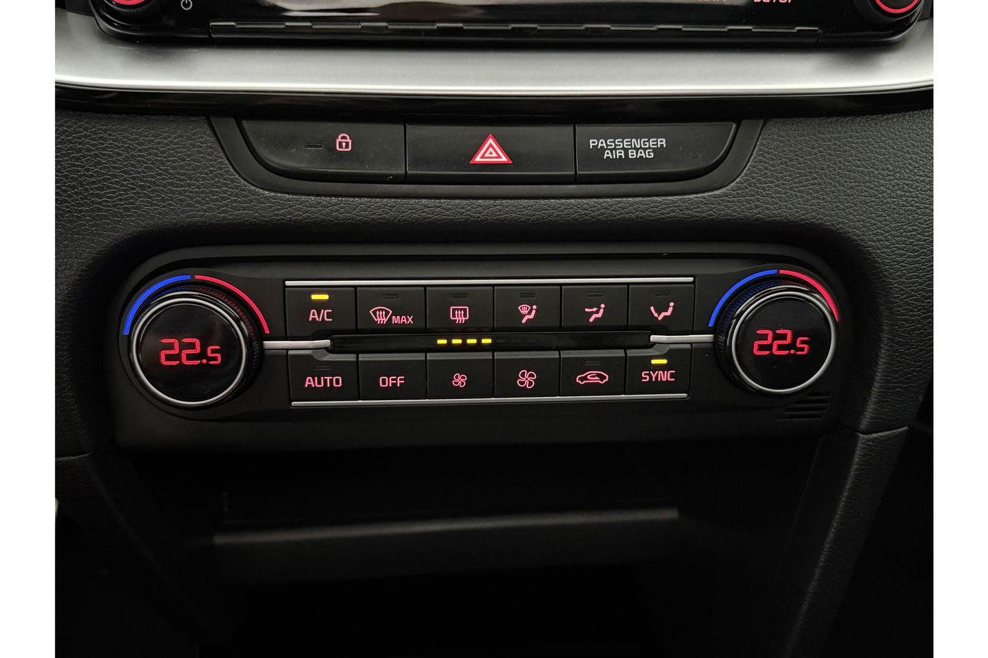 Kia pro_cee'd 1.5 T-GDi MHEV GT-Line 170PK Pano LED Carplay Camera Clima Cruise Navi PDC Trekhaak 17"LMV