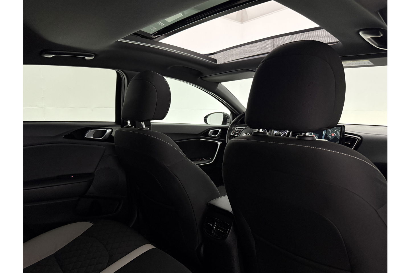 Kia pro_cee'd 1.5 T-GDi MHEV GT-Line 170PK Pano LED Carplay Camera Clima Cruise Navi PDC Trekhaak 17"LMV