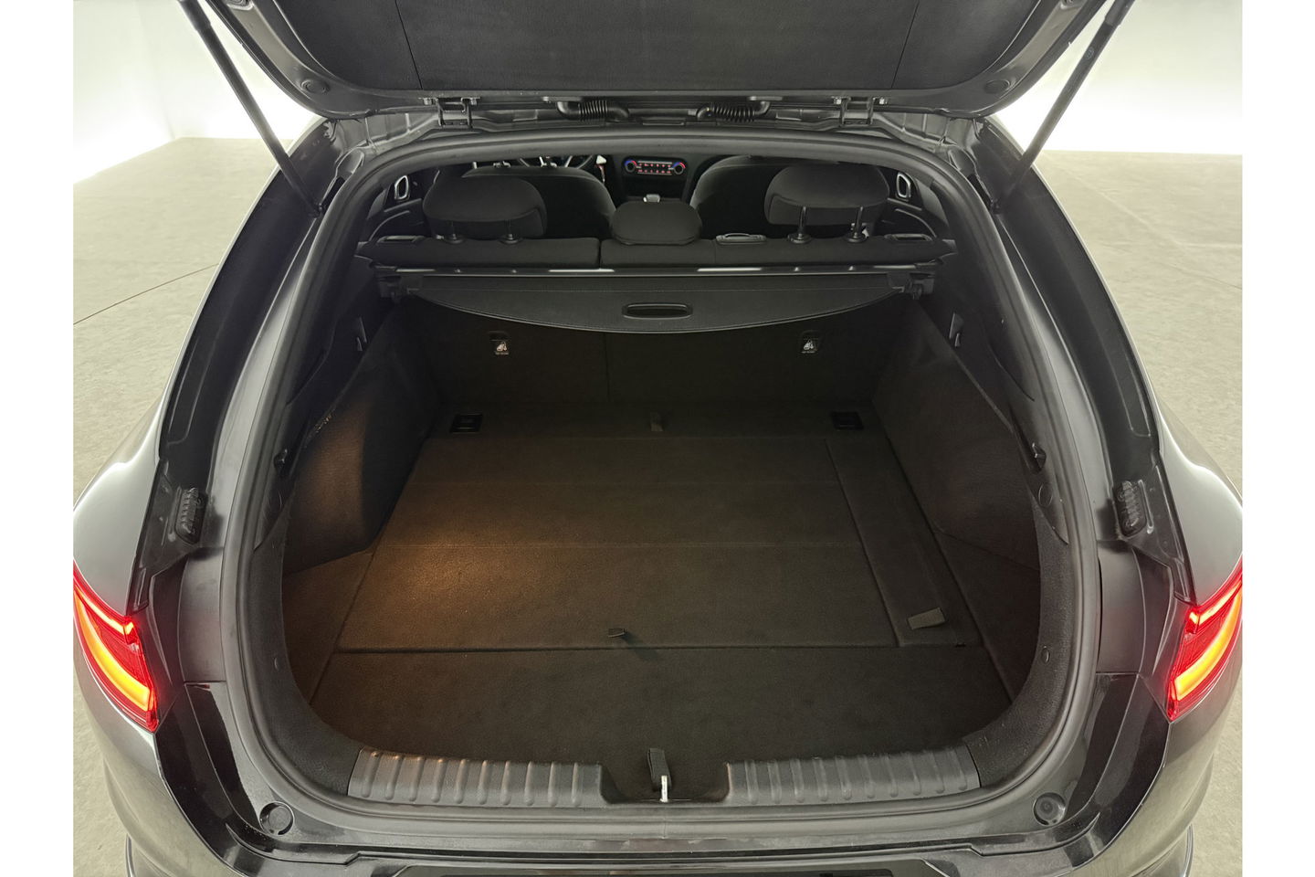 Kia pro_cee'd 1.5 T-GDi MHEV GT-Line 170PK Pano LED Carplay Camera Clima Cruise Navi PDC Trekhaak 17"LMV