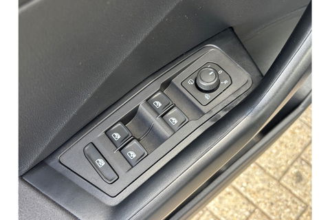 Volkswagen T-Roc 1.0 TSI 115PK STYLE NAVI AIRCO PDC LMV NAVI FULLMAP
