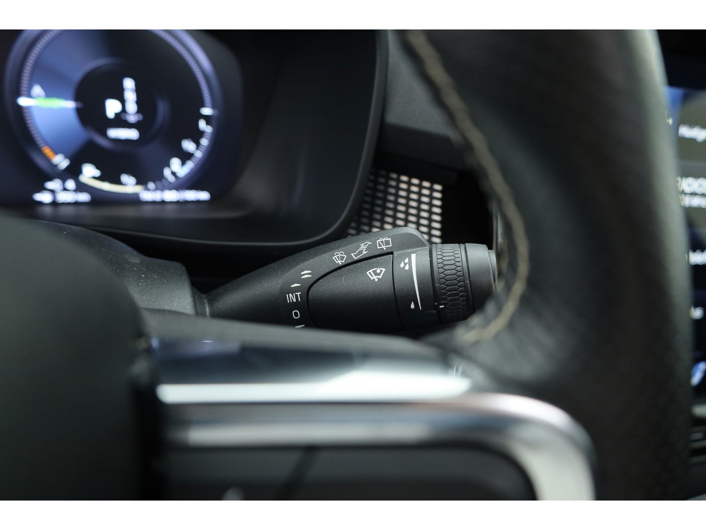 Volvo XC40 1.5 T5 Recharge R-Design | Pano | Elek. trekhaak | Adapt. Cruise | Stoel- Stuurverw. | Camera